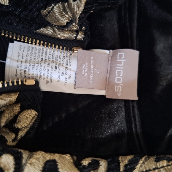 NWT Chico’s Size 2 Black Velvet to Gold Jacquard REVERSIBLE Quilted Vest( LG/12) - Picture 4 of 11